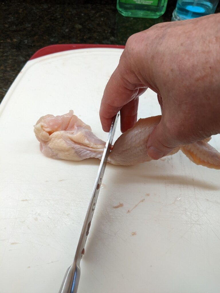 01 cut chicken wing