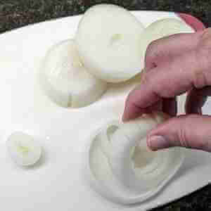 Forming-Onion-Rings-4-300x300-1 Forming Onion Rings 4 - 300x300