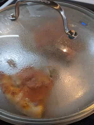 add water droplets to reheat pizza in a skillet if dry pizza