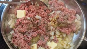 brown the meat spices and butter in skillet for ground beef stroganoff recipe