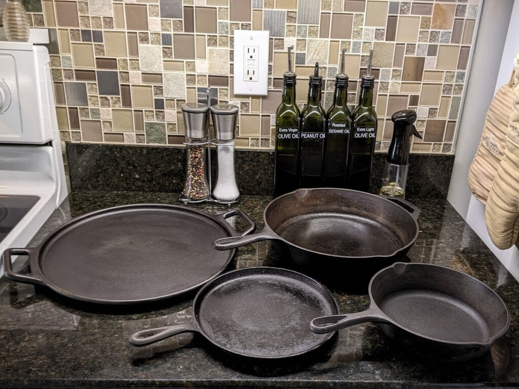 Cast iron pizzas surfaces