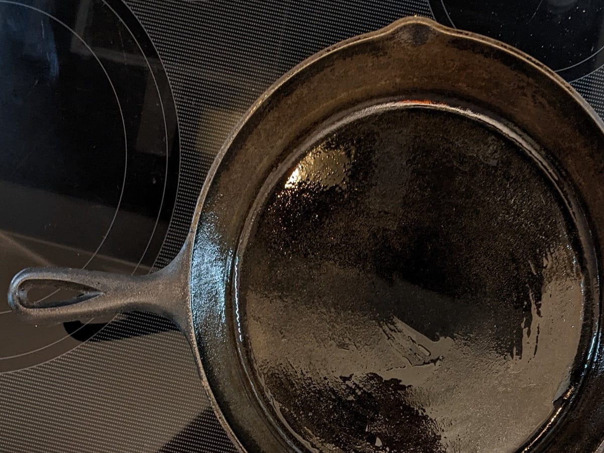 How To Make CAST IRON PIZZAS in 5 Steps Darn Good Recipes