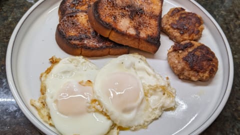 example breakfast meal showing what goes with sunny side up eggs example breakfast meal showing what goes with sunny side up eggs
