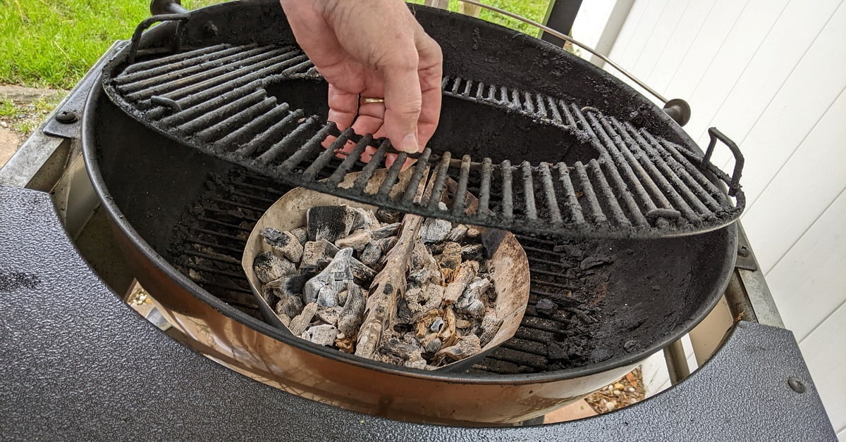 Best Detailed Guide of Maintaining a Charcoal Grill