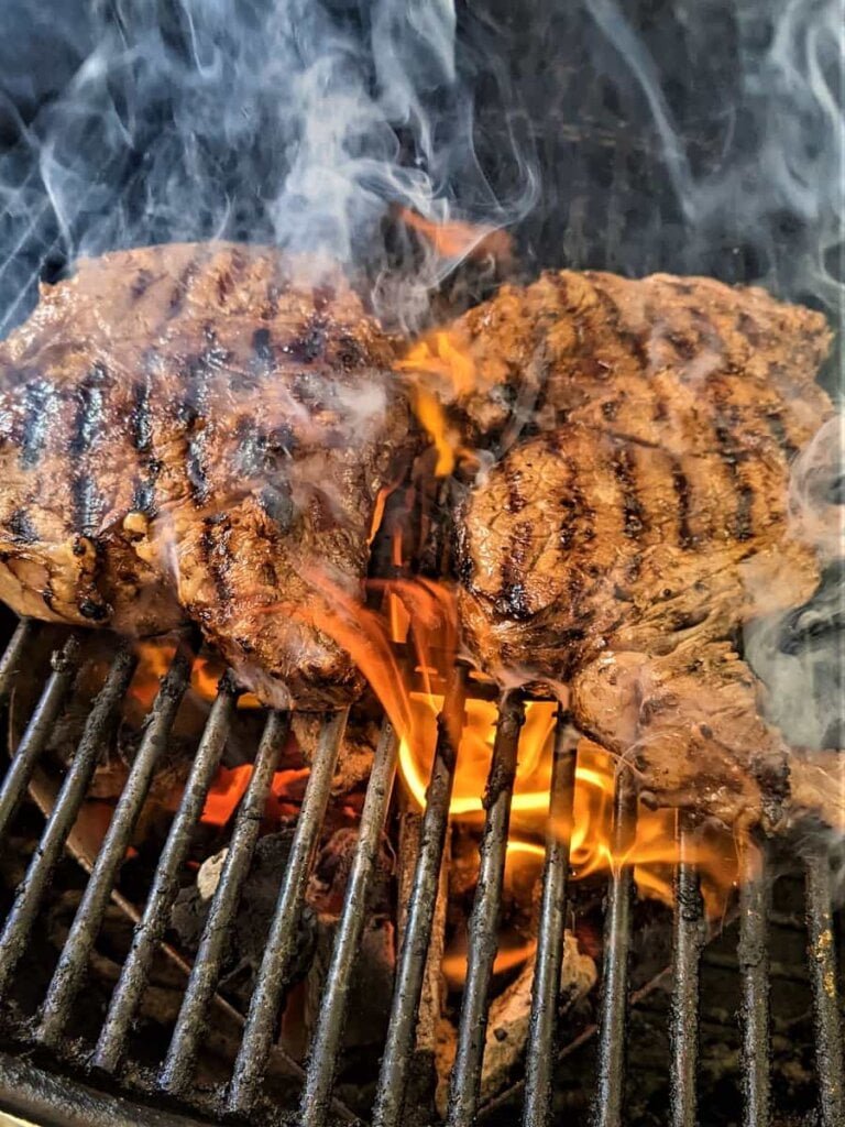 Grilling steak when grilling on charcoal