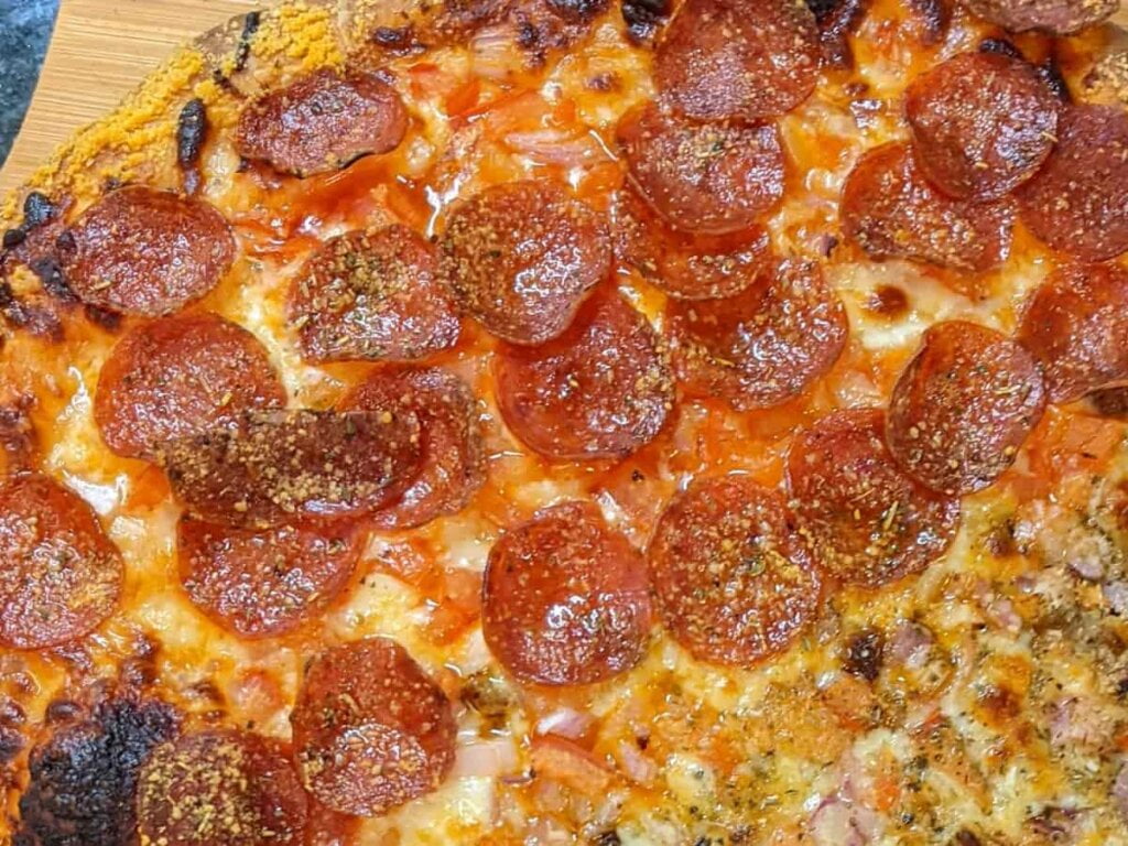 half pepperoni half sausage pizza toppings for pepperoni side