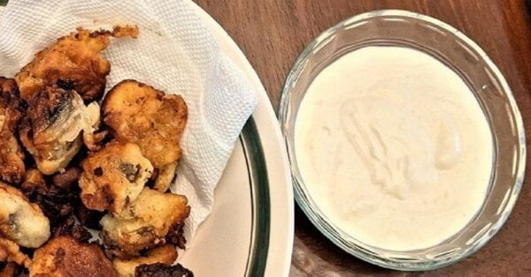 Horseradish dipping sauce for fried mushrooms