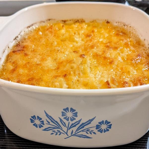 macaroni and cheese as a traditional side for christmas