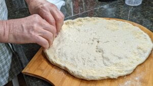 Making a border from bread machine pizza dough