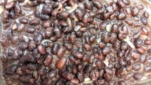 making seasoned black beans for chicken burrito bowl recipe