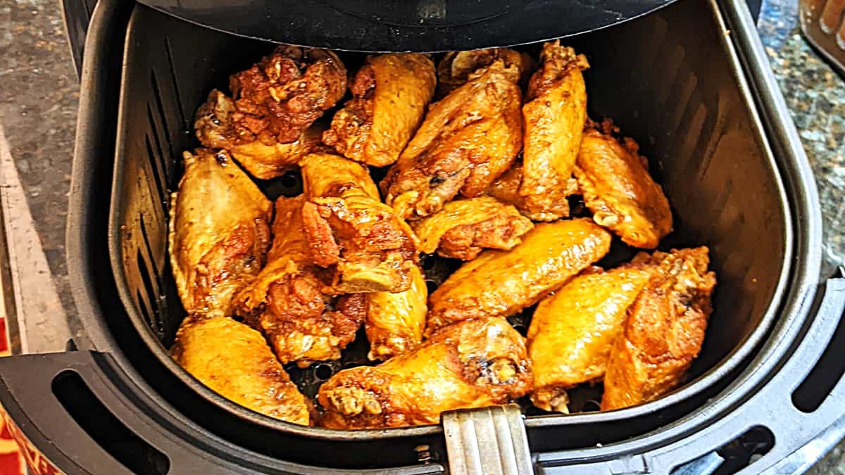 Air Fryer Frozen CHICKEN WINGS - Crispy