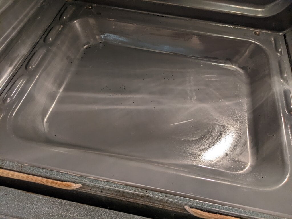 oven after aqualift cycle and manual final cleaning