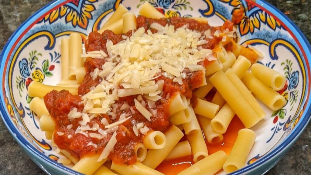 pasta in marinara sauce