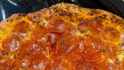 Pepperoni pizza recipe main