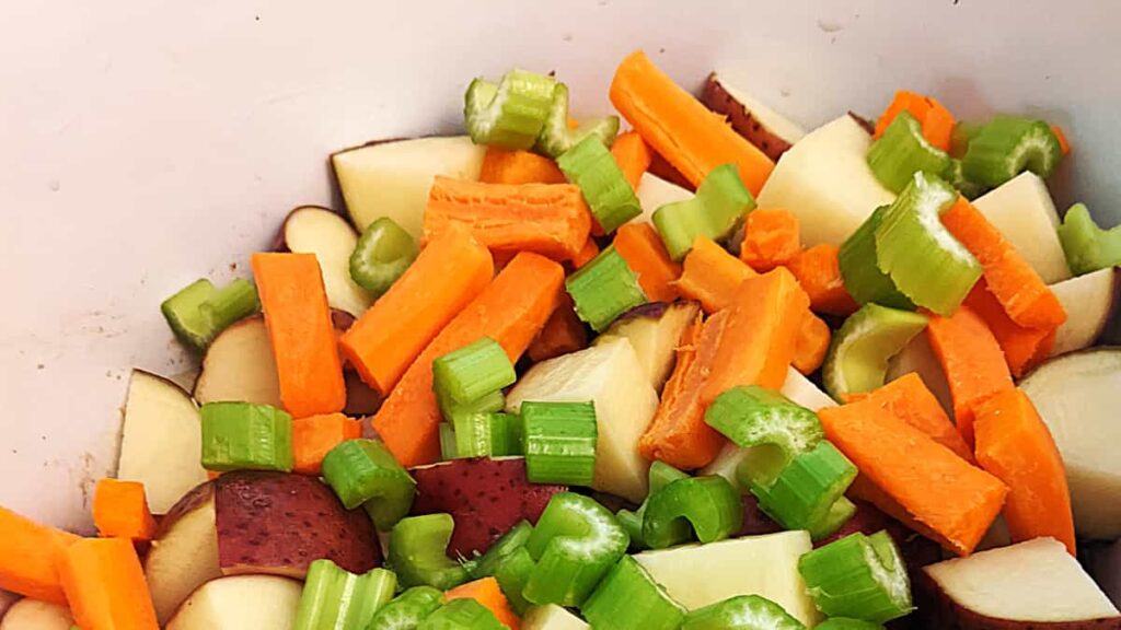 put all vegetables on top of meat for beef stew slow cooker recipe