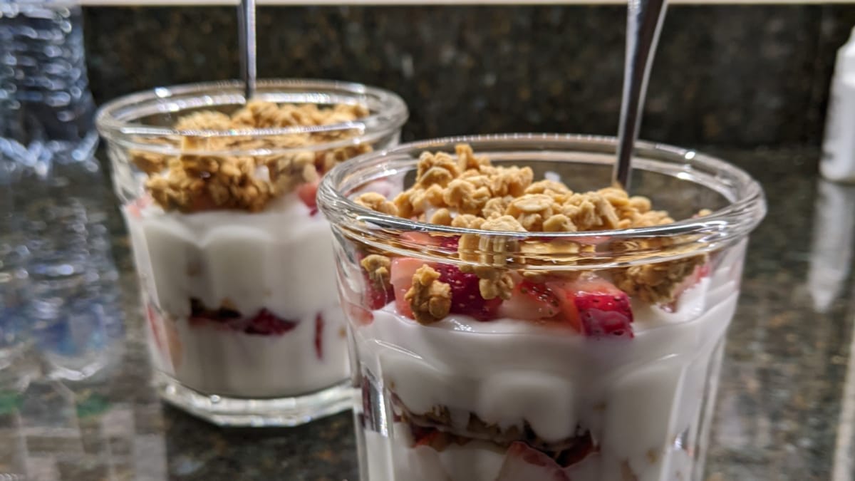 recipe for strawberry yogurt granola parfait
