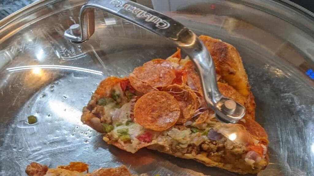 reheat pizza in a skillet