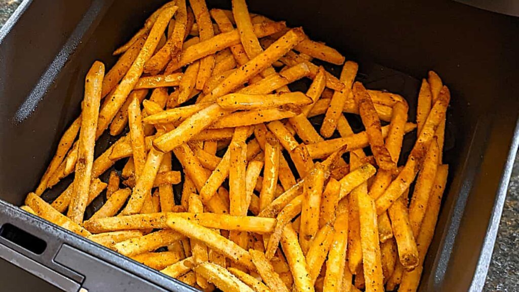 reheating leftover french fries in air fryer