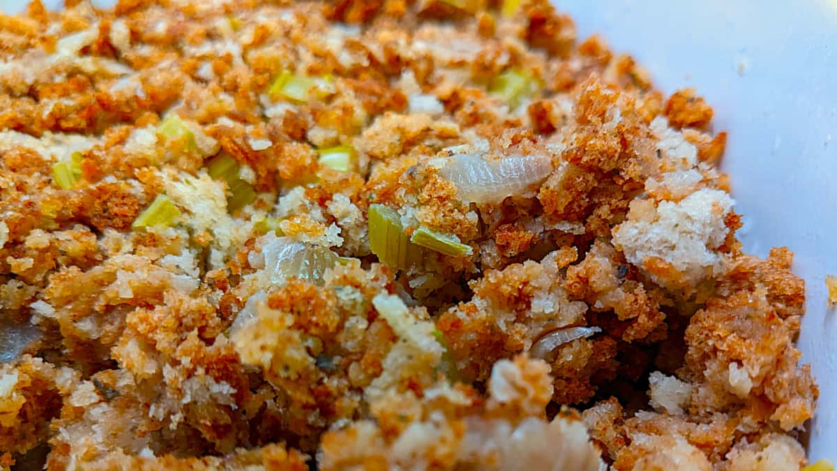 simple stuffing recipe in casserole dish