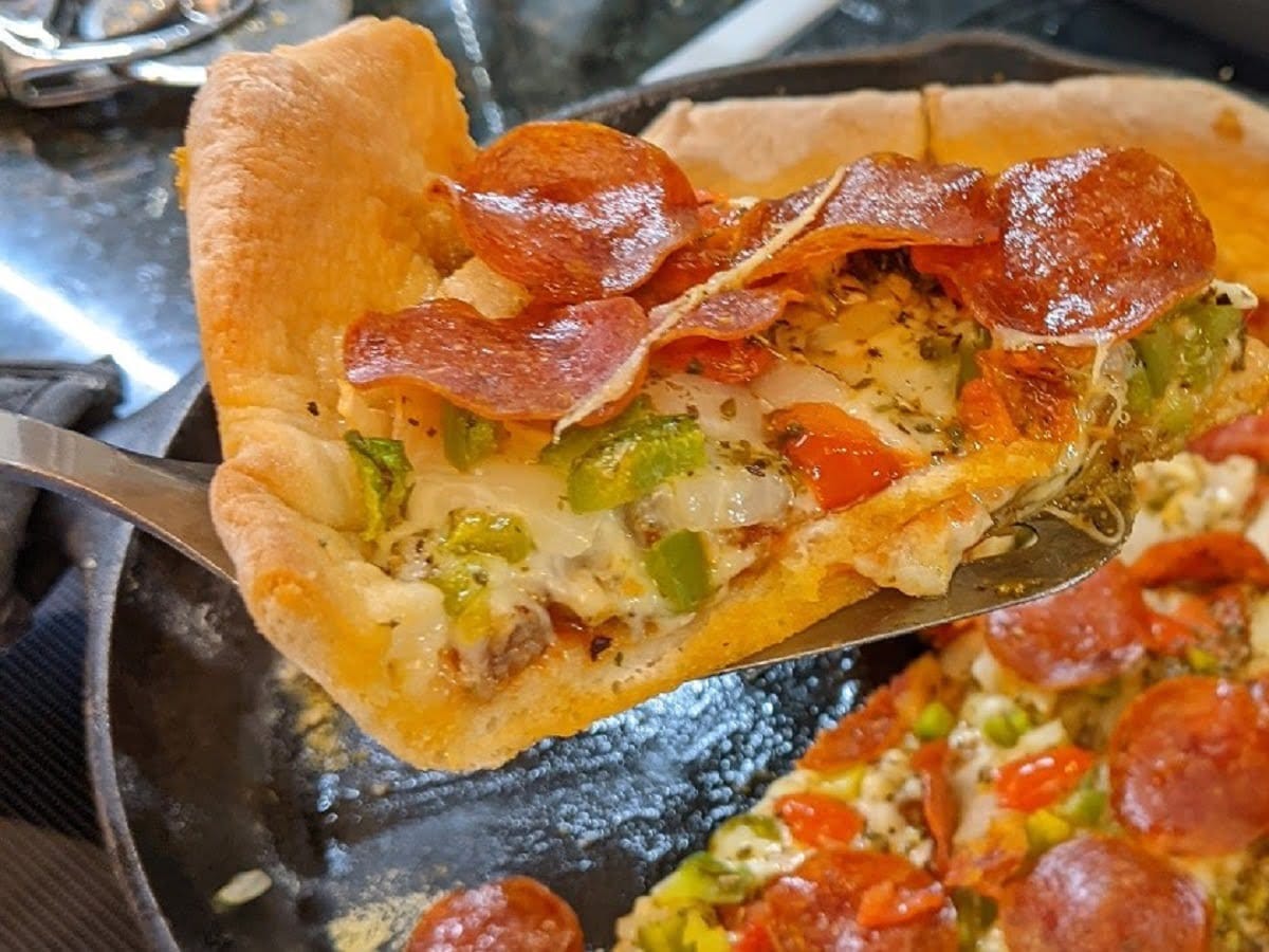 How To Make CAST IRON PIZZAS in 5 Steps Darn Good Recipes