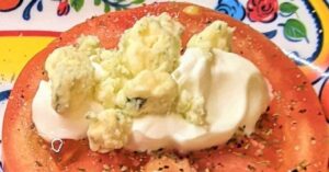 sliced tomatoes with cheese