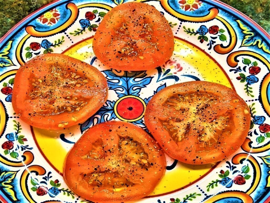 tomato slices with just spices