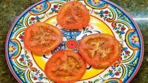 tomato slices with spices