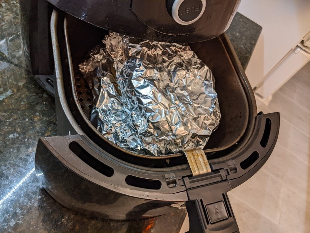 warming up dinner rolls in air fryer