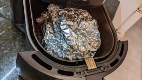 warming up dinner rolls in air fryer